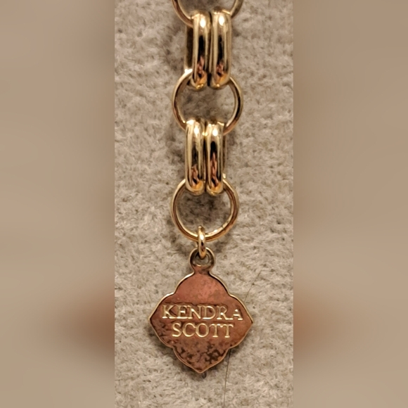 EUC Kendra Scott Harlow Coral Stone Boho Neutral Statement Necklace Jewelery - Picture 5 of 7